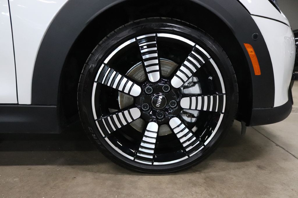 2024 MINI Cooper Image 40