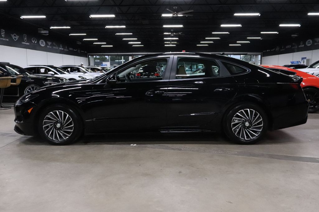 2023 Hyundai Sonata Image 2