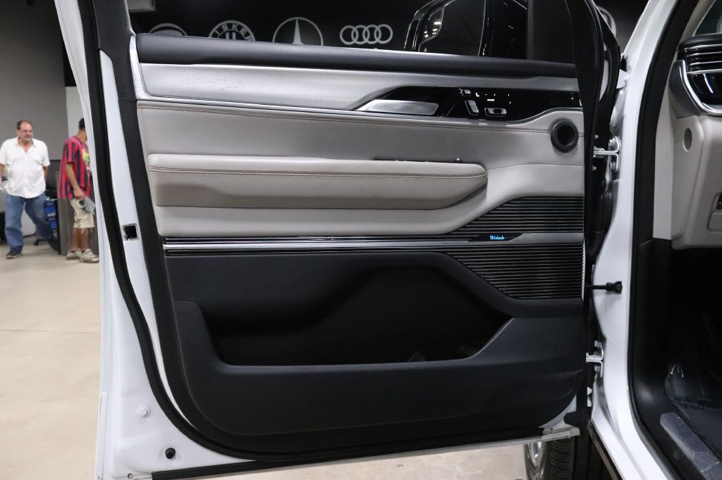 2023 Jeep Grand Cherokee Image 9