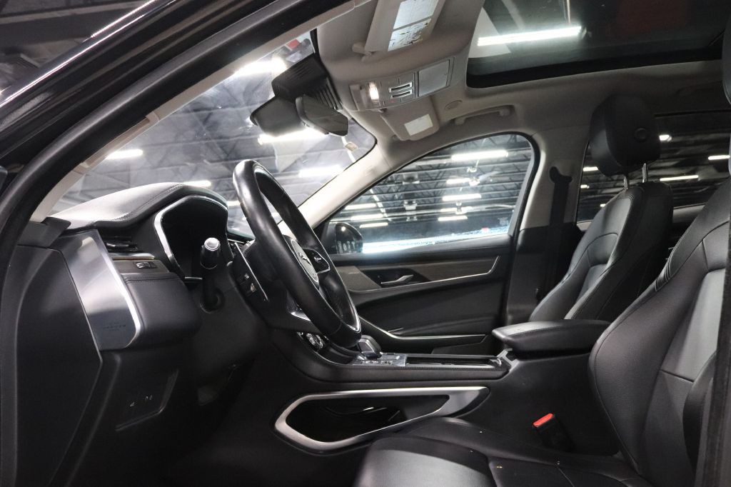 2021 Jaguar F-PACE Image 11