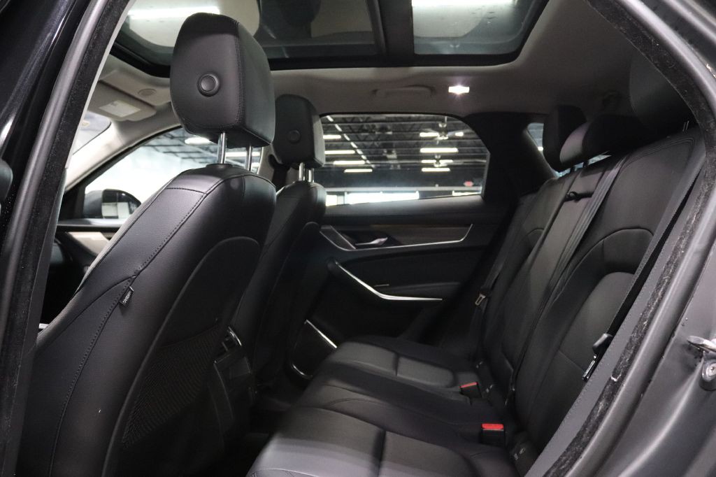 2021 Jaguar F-PACE Image 15