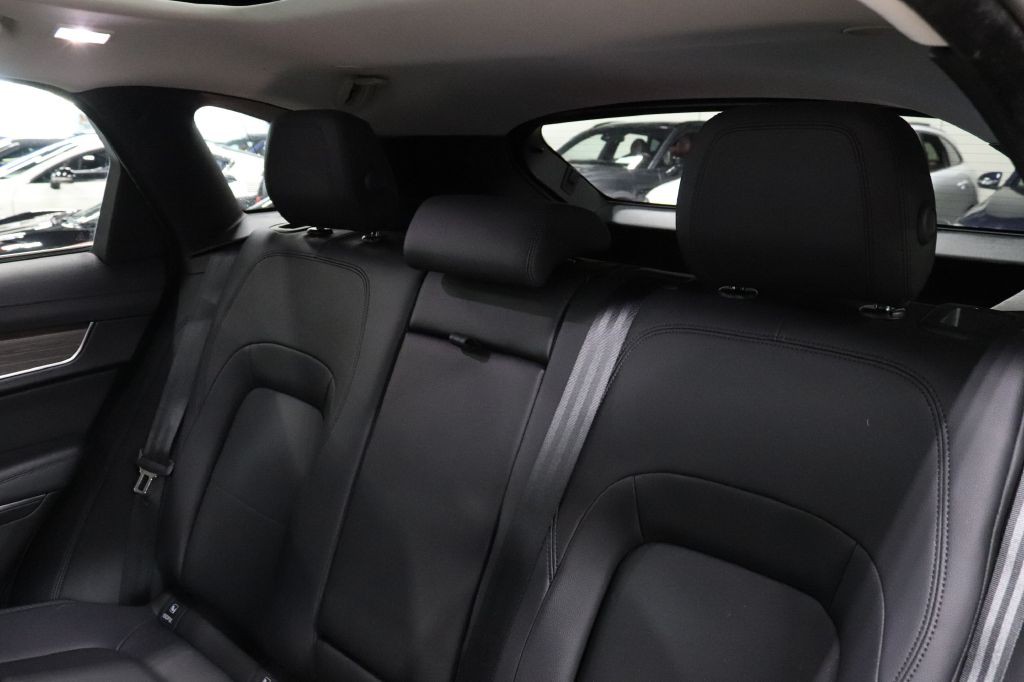 2021 Jaguar F-PACE Image 16