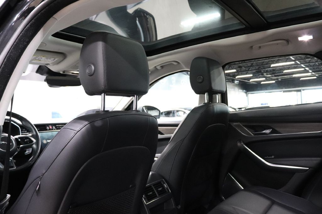 2021 Jaguar F-PACE Image 17