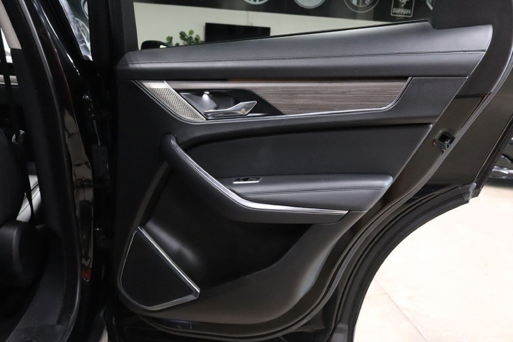 2021 Jaguar F-PACE Image 18