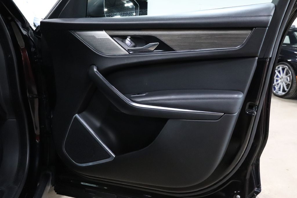 2021 Jaguar F-PACE Image 22