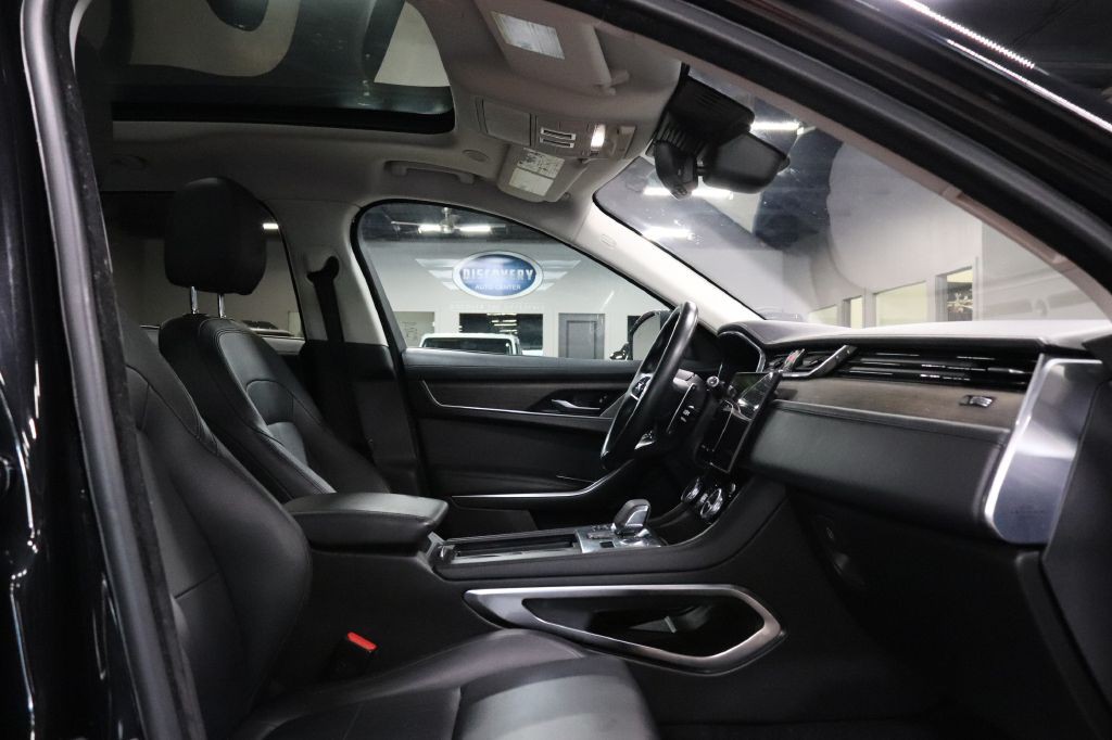 2021 Jaguar F-PACE Image 23