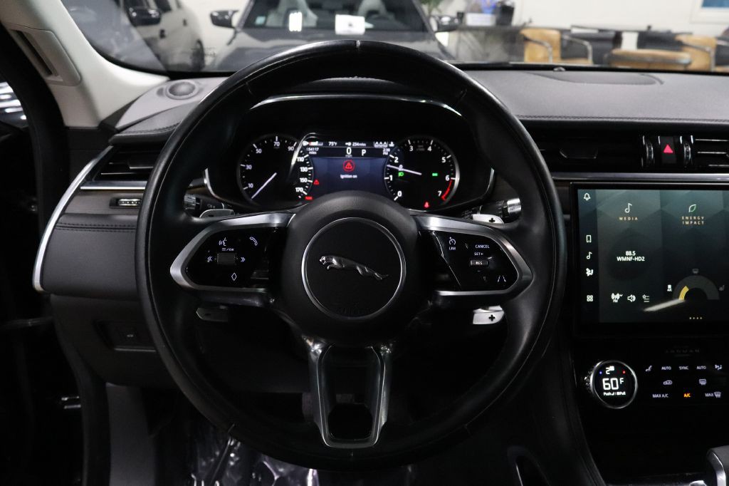 2021 Jaguar F-PACE Image 32