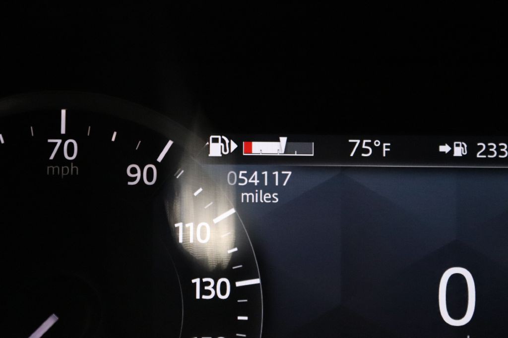 2021 Jaguar F-PACE Image 36