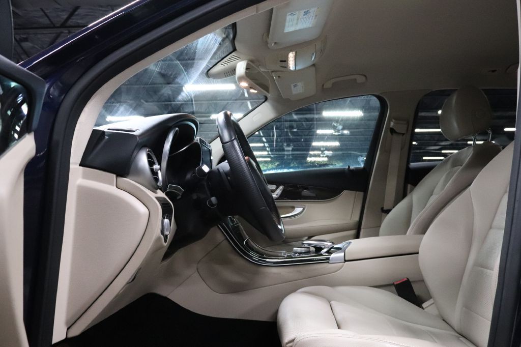 2016 Mercedes-Benz GLC-Class Image 11