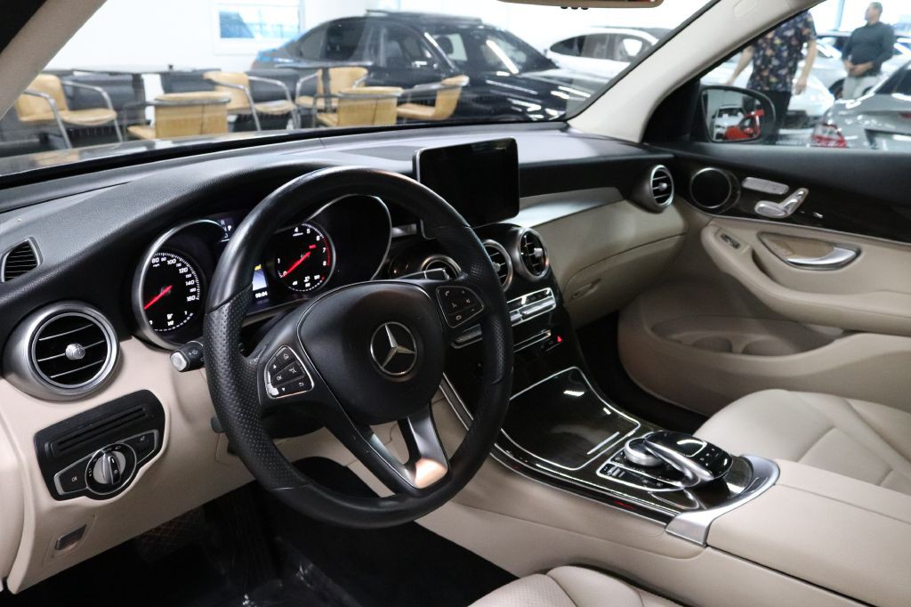 2016 Mercedes-Benz GLC-Class Image 13