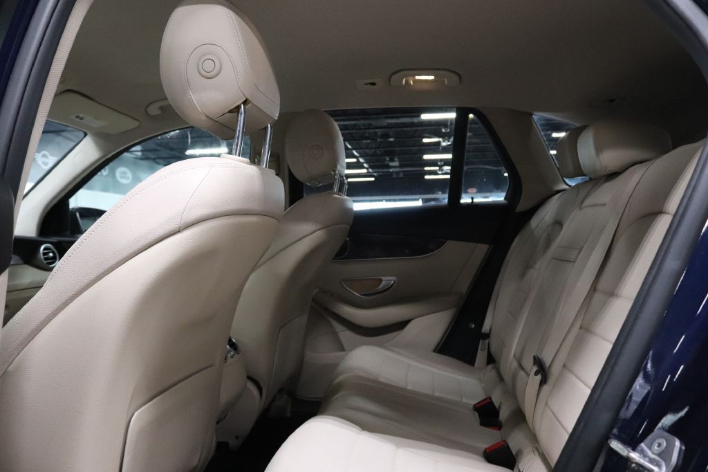 2016 Mercedes-Benz GLC-Class Image 15