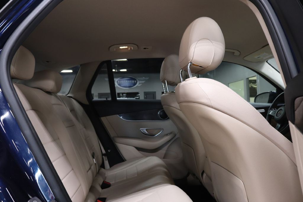 2016 Mercedes-Benz GLC-Class Image 19