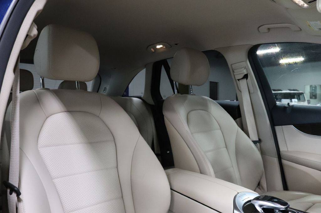 2016 Mercedes-Benz GLC-Class Image 24