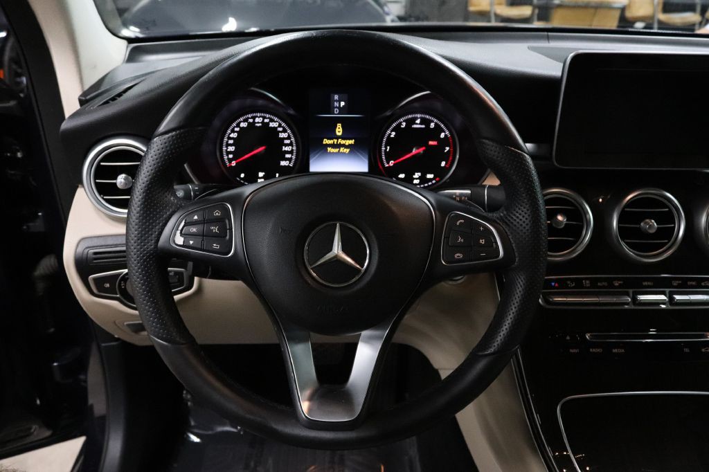 2016 Mercedes-Benz GLC-Class Image 27