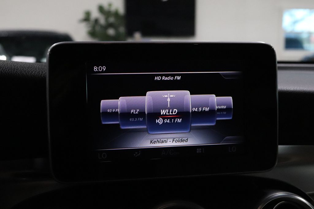 2016 Mercedes-Benz GLC-Class Image 32