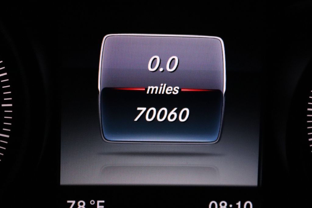 2016 Mercedes-Benz GLC-Class Image 35