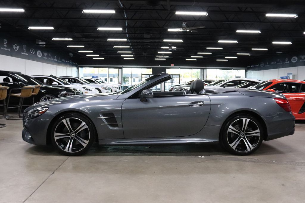 2017 Mercedes-Benz SL-Class Image 4