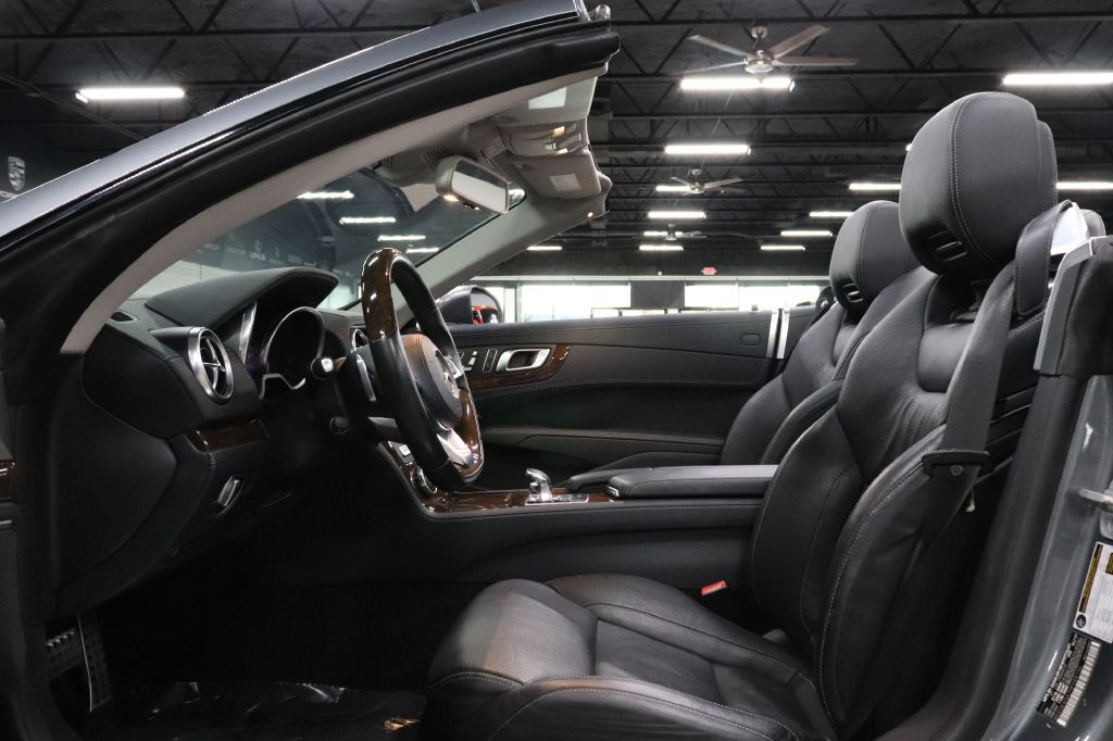 2017 Mercedes-Benz SL-Class Image 17