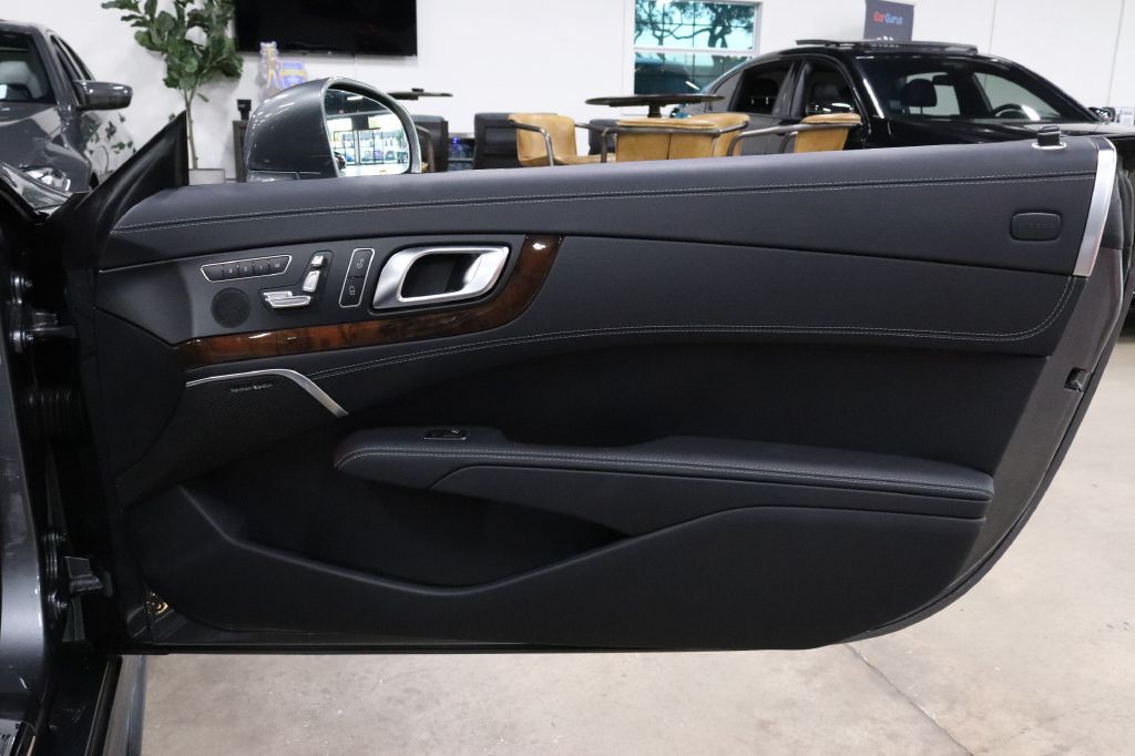 2017 Mercedes-Benz SL-Class Image 20