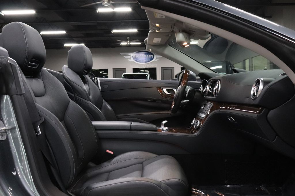 2017 Mercedes-Benz SL-Class Image 21