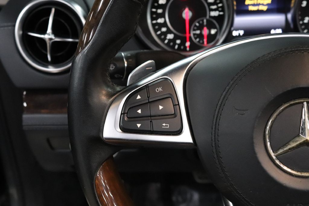 2017 Mercedes-Benz SL-Class Image 26