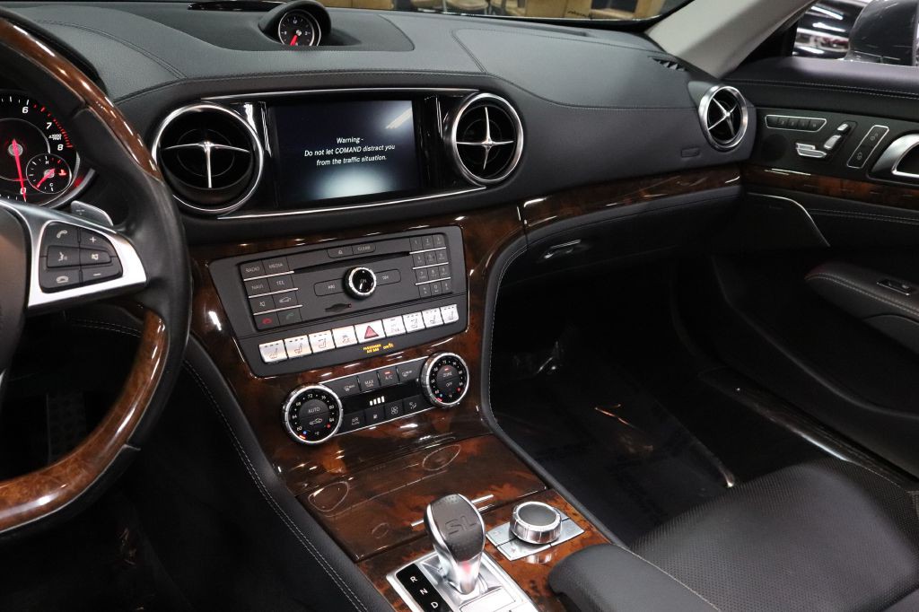 2017 Mercedes-Benz SL-Class Image 28