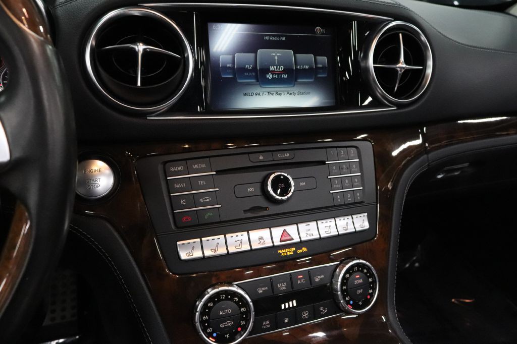 2017 Mercedes-Benz SL-Class Image 30