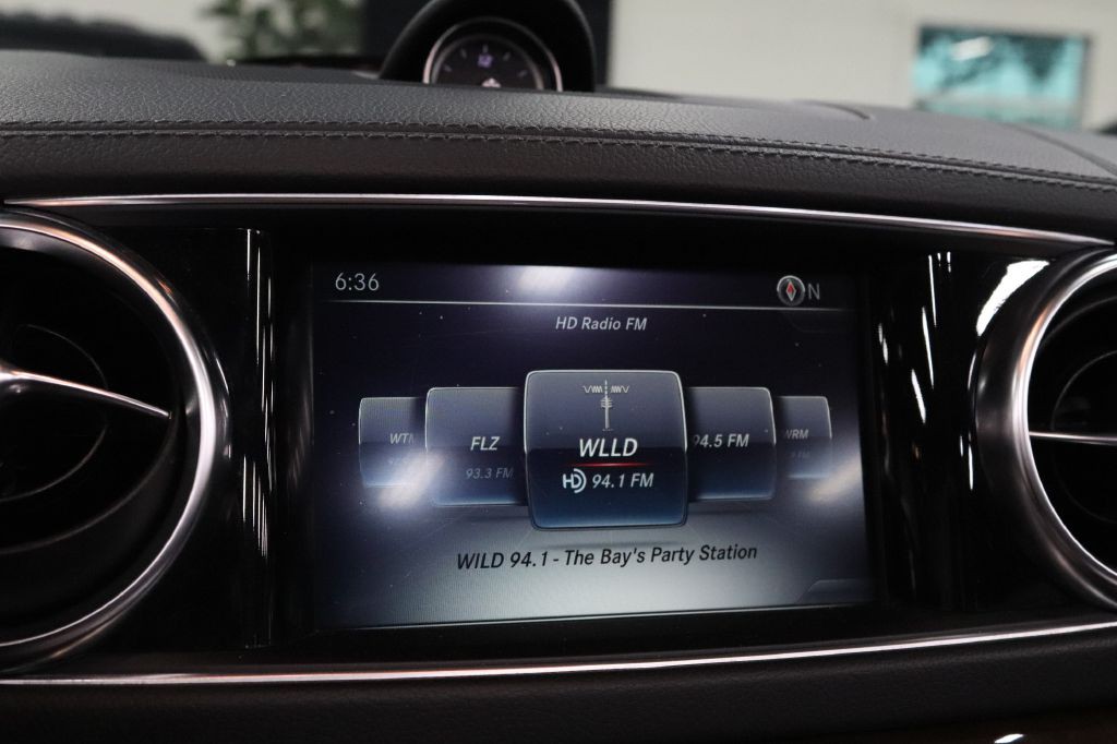 2017 Mercedes-Benz SL-Class Image 31