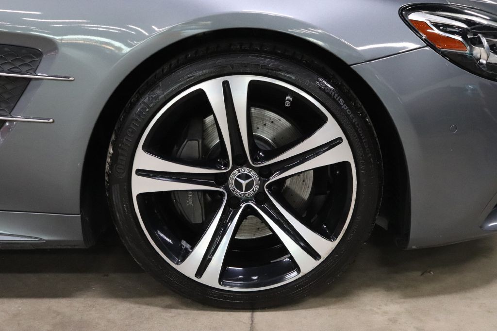 2017 Mercedes-Benz SL-Class Image 39