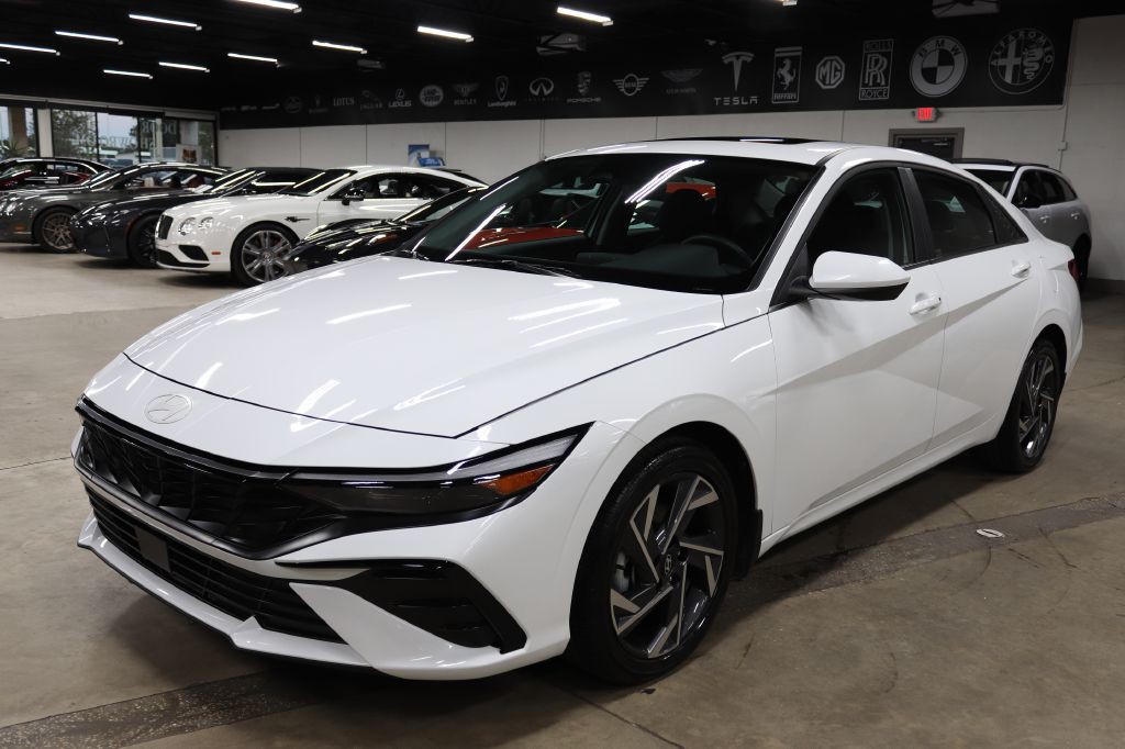 2025 Hyundai Elantra Image 1