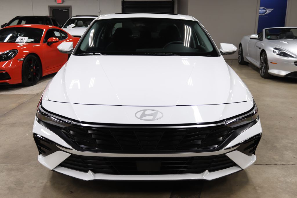 2025 Hyundai Elantra Image 9