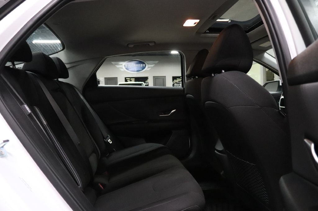 2025 Hyundai Elantra Image 19