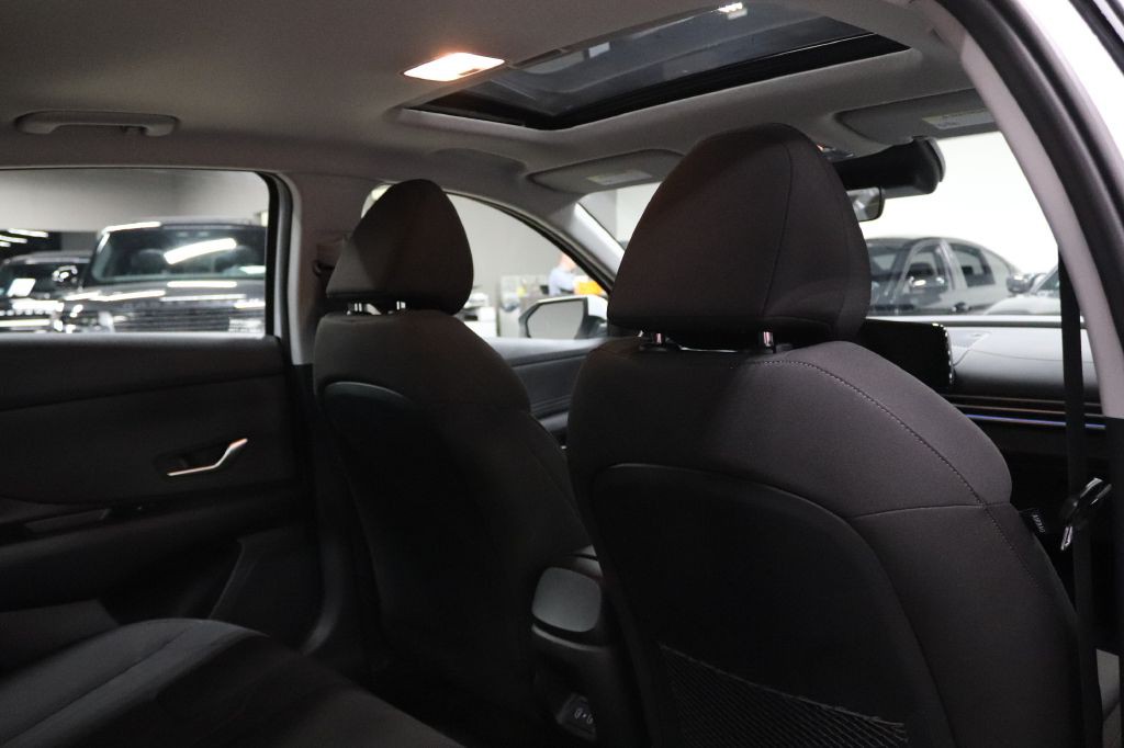 2025 Hyundai Elantra Image 21