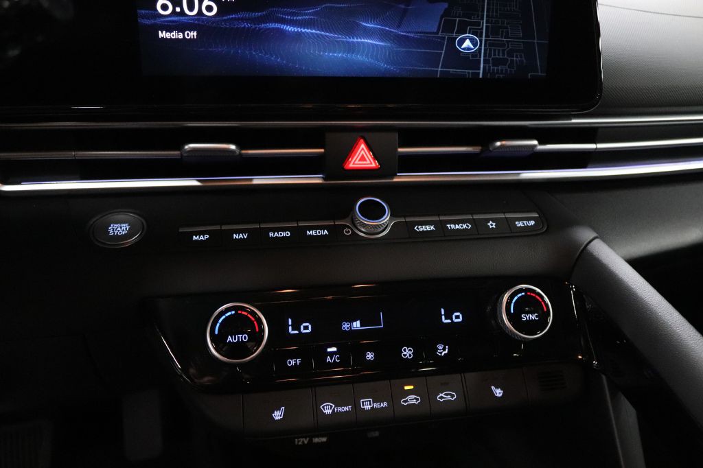 2025 Hyundai Elantra Image 32