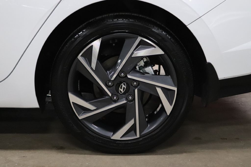 2025 Hyundai Elantra Image 38