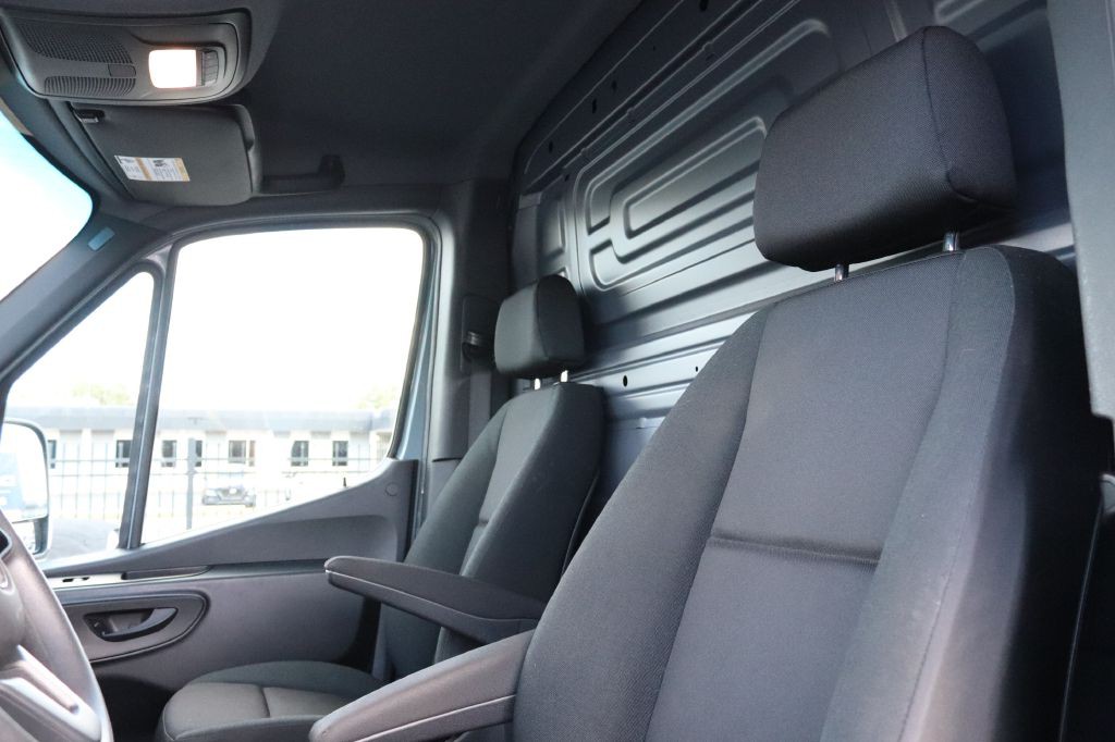 2024 Mercedes-Benz Sprinter Image 10