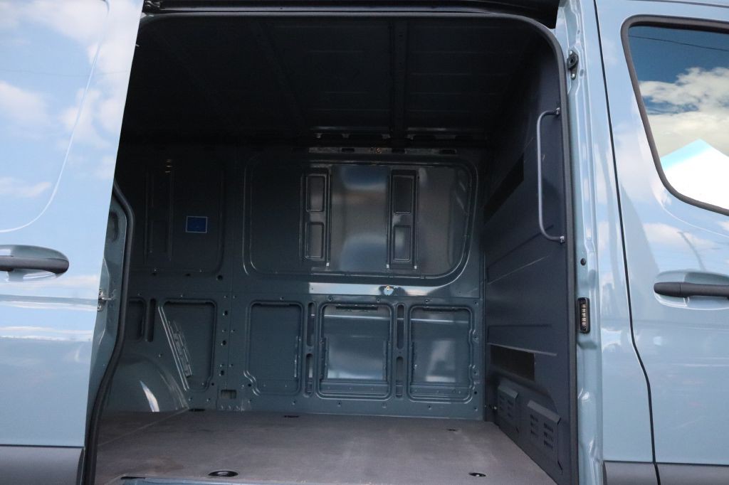 2024 Mercedes-Benz Sprinter Image 29