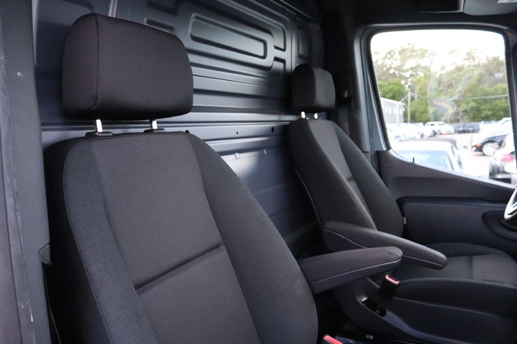 2024 Mercedes-Benz Sprinter Image 33