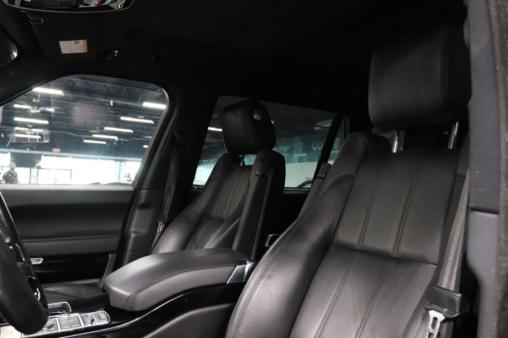 2016 Land Rover Range Rover Image 11
