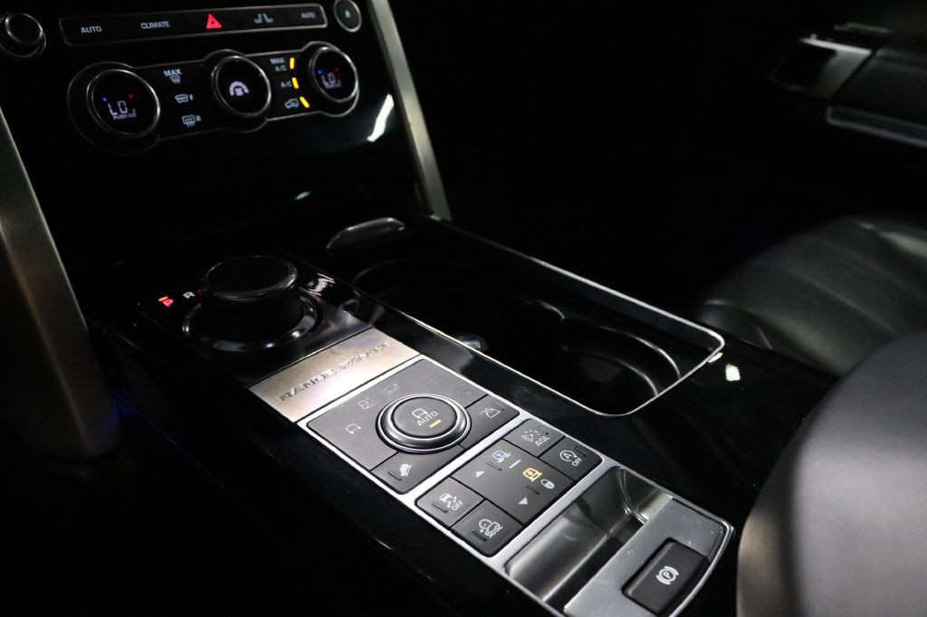 2016 Land Rover Range Rover Image 17
