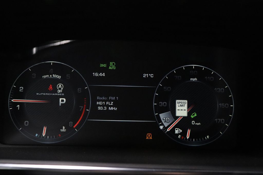 2016 Land Rover Range Rover Image 18