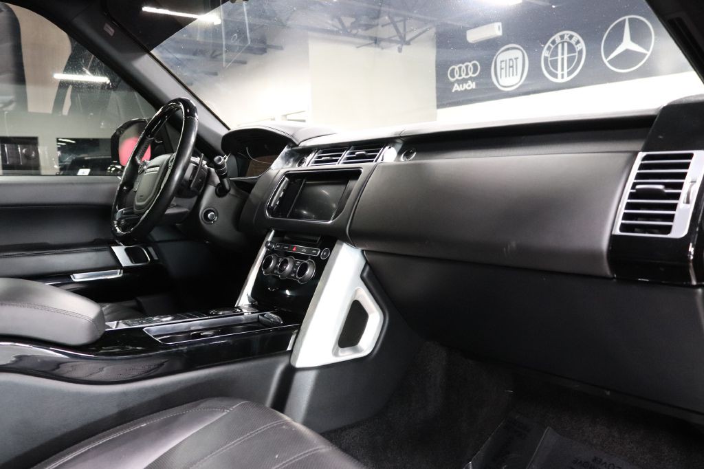 2016 Land Rover Range Rover Image 30