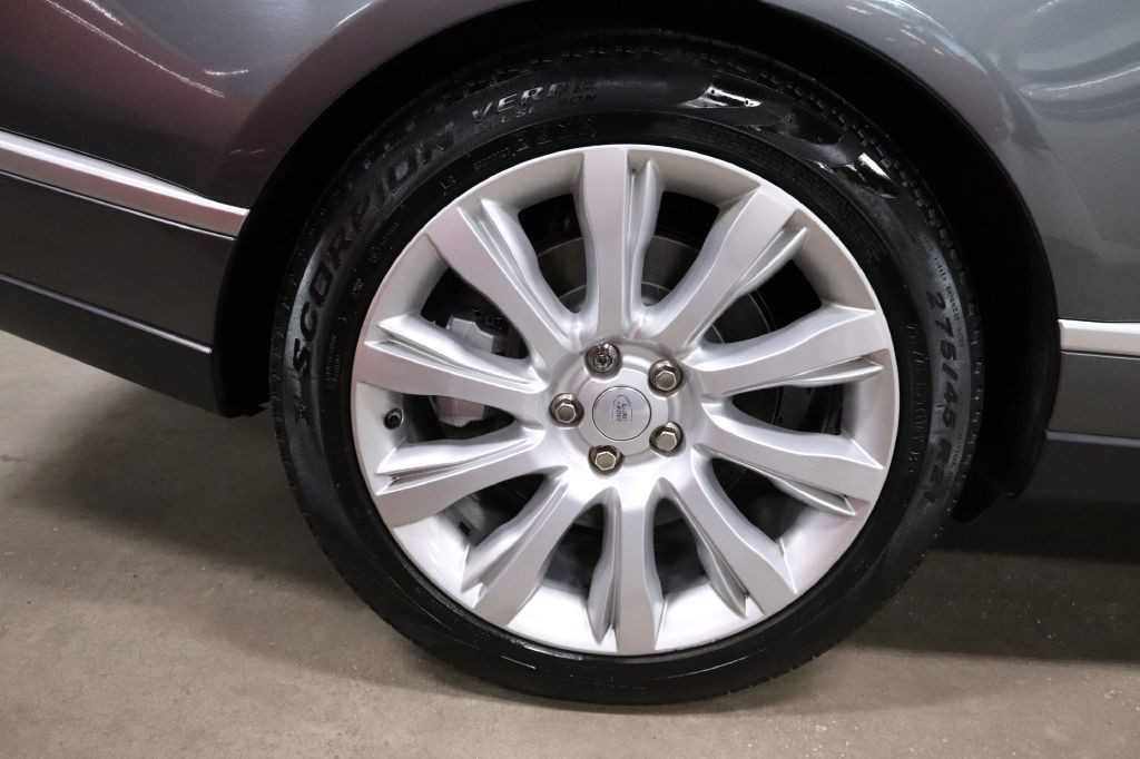 2016 Land Rover Range Rover Image 35