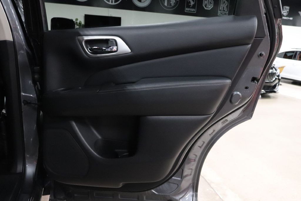 2020 Nissan Pathfinder Image 28
