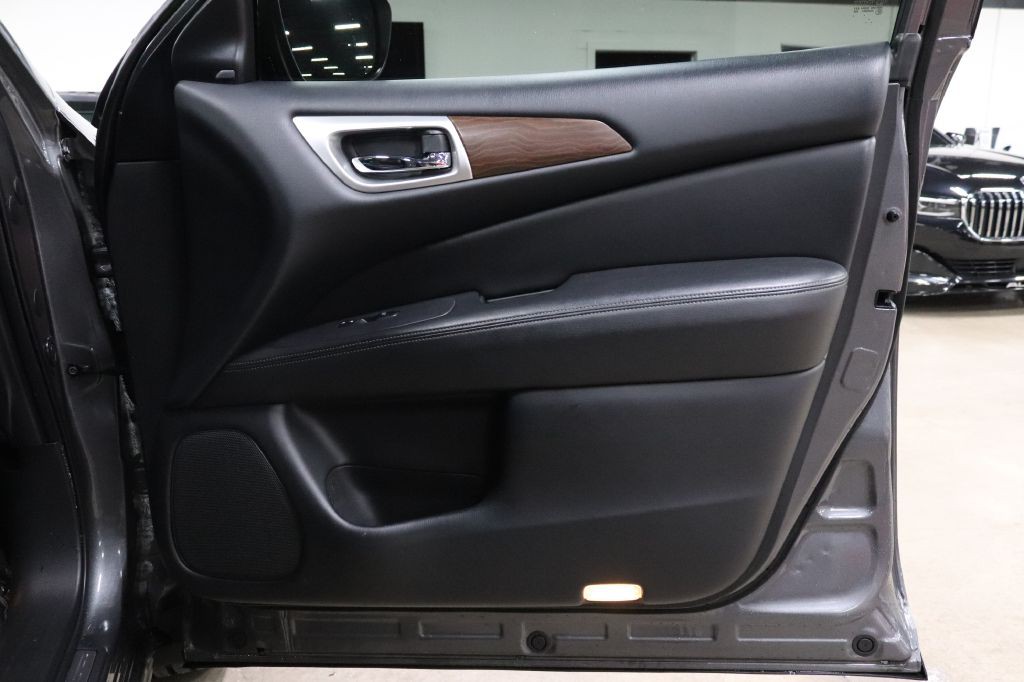 2020 Nissan Pathfinder Image 32