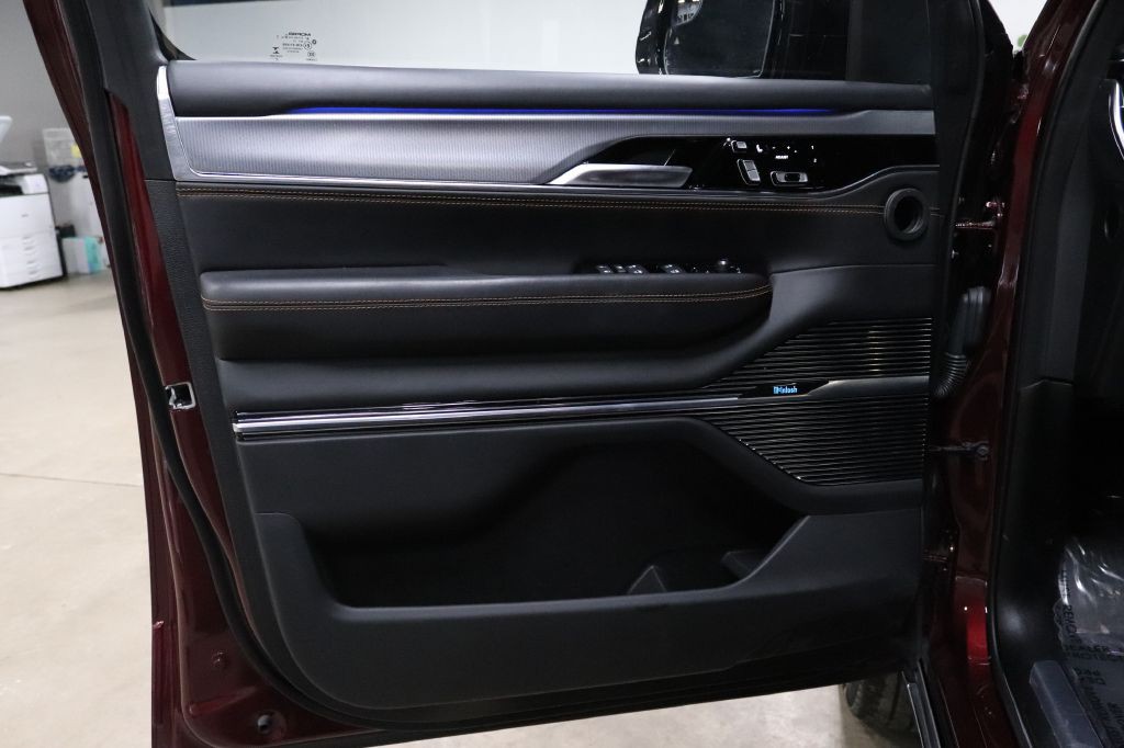 2023 Jeep Grand Cherokee Image 10