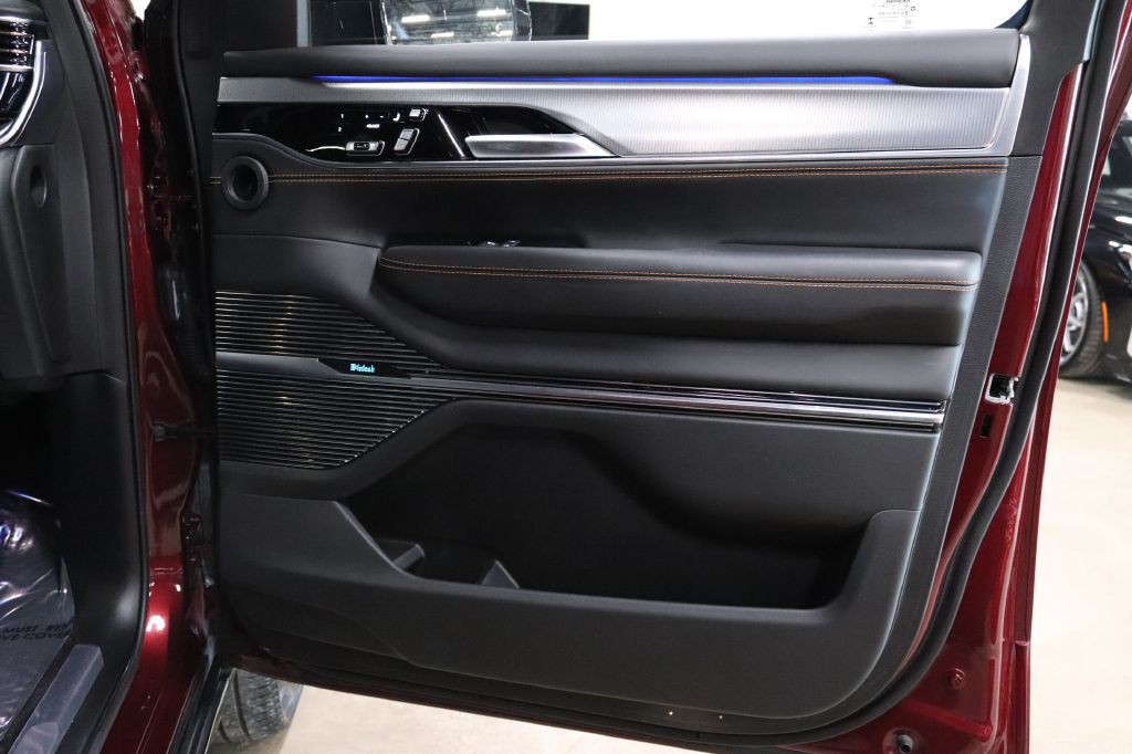 2023 Jeep Grand Cherokee Image 24