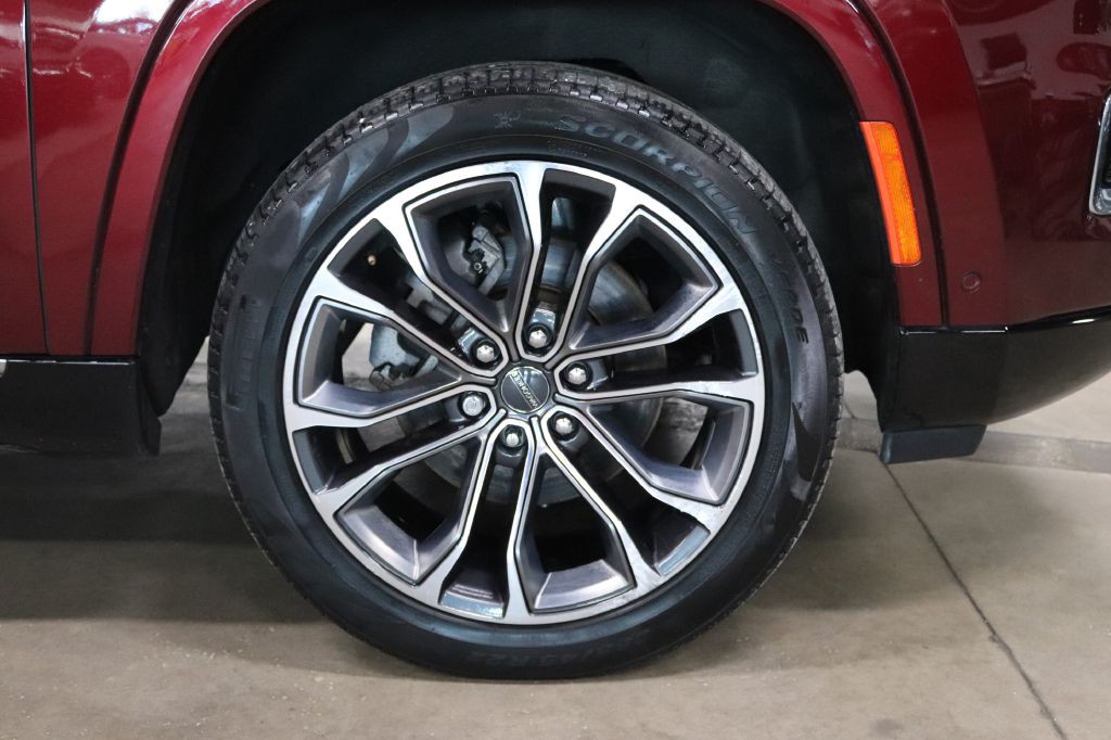 2023 Jeep Grand Cherokee Image 42