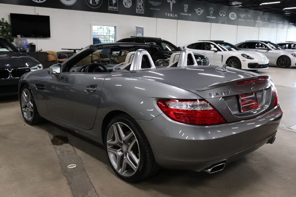 2015 Mercedes-Benz SLK-Class Image 6