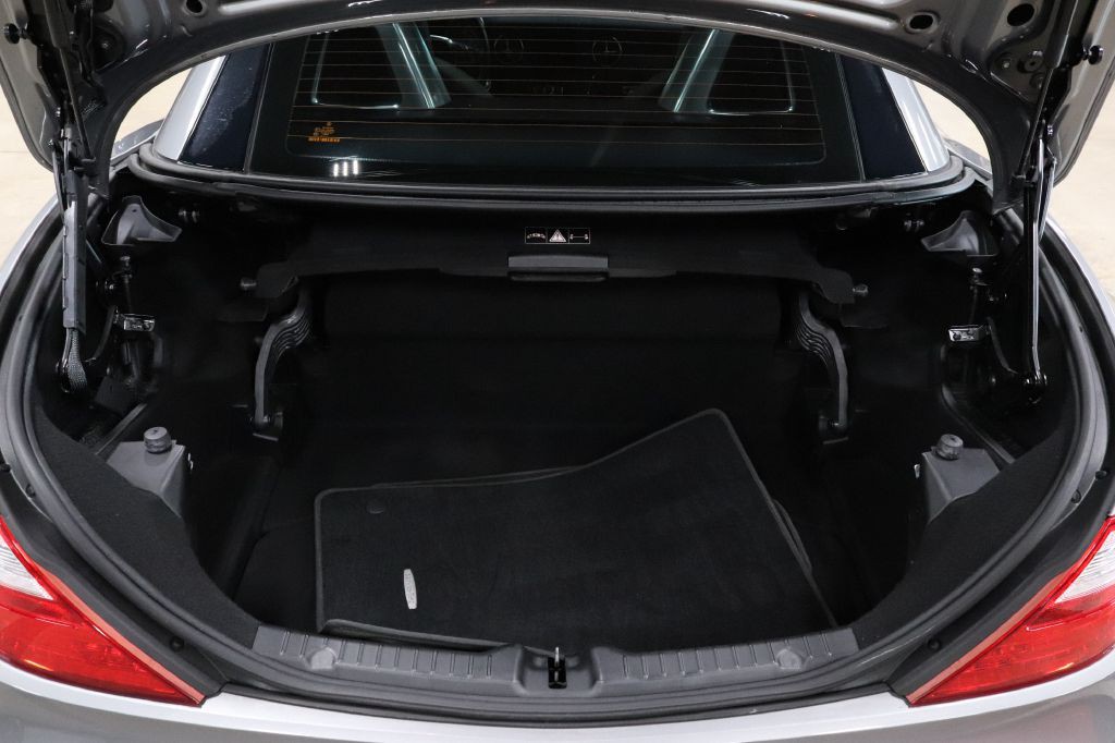2015 Mercedes-Benz SLK-Class Image 9